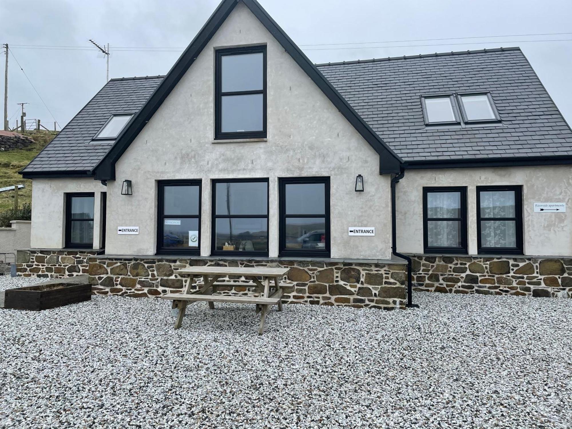 Kilmaluag The Bridge B&B מראה חיצוני תמונה